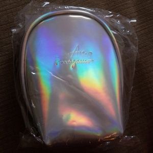 Travel case or bag for perfume or cosmetics